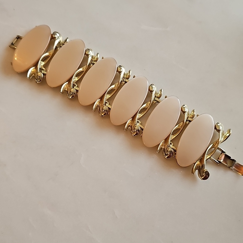 Vintage Chunky Thermoset Cream Goldtone Panel Bracelet